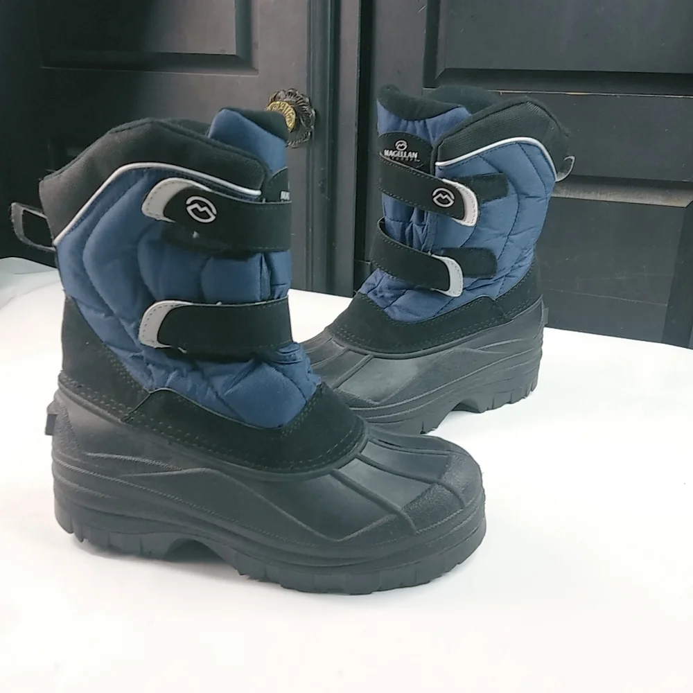 Magellan Thinsulate 6 Boys Black Blue Snow Boots Kids